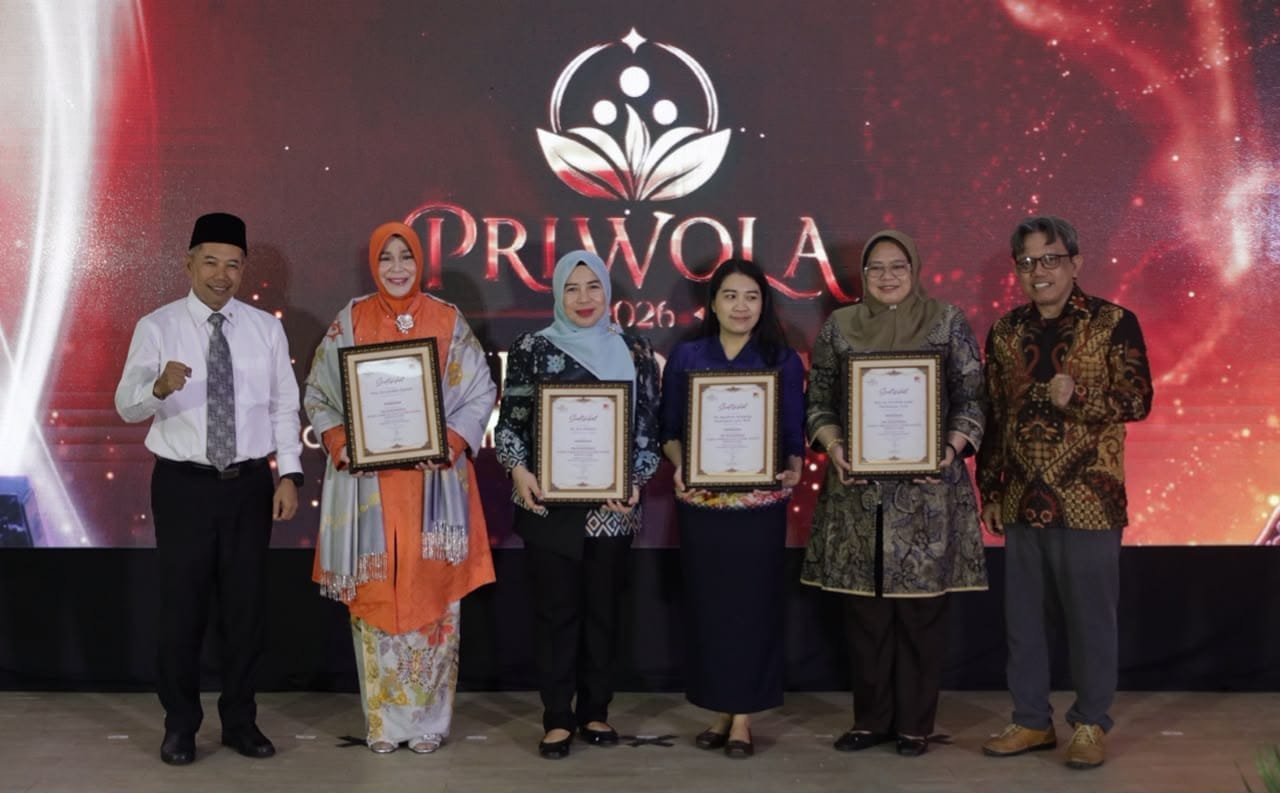 Penyerahan penghargaan PRIWOLA 2026.