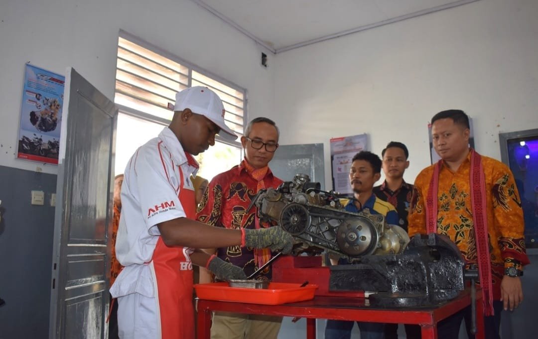 Peresmian SMK Mitra Binaan AHM pertama di SMKN 1 Kabupaten Sorong Papua Barat Daya.