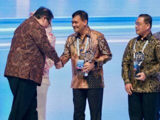 Gubernur Jawa Tengah Ahmad Luthfi menerima penghargaan TPID Provinsi Terbaik 2026 di JICC Jakarta