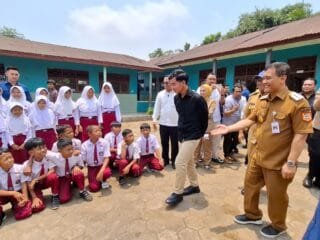 Temui Korban Dugaan Keracunan MBG di Batang, Gibran dan Ahmad Luthfi Serap Aspirasi Warga