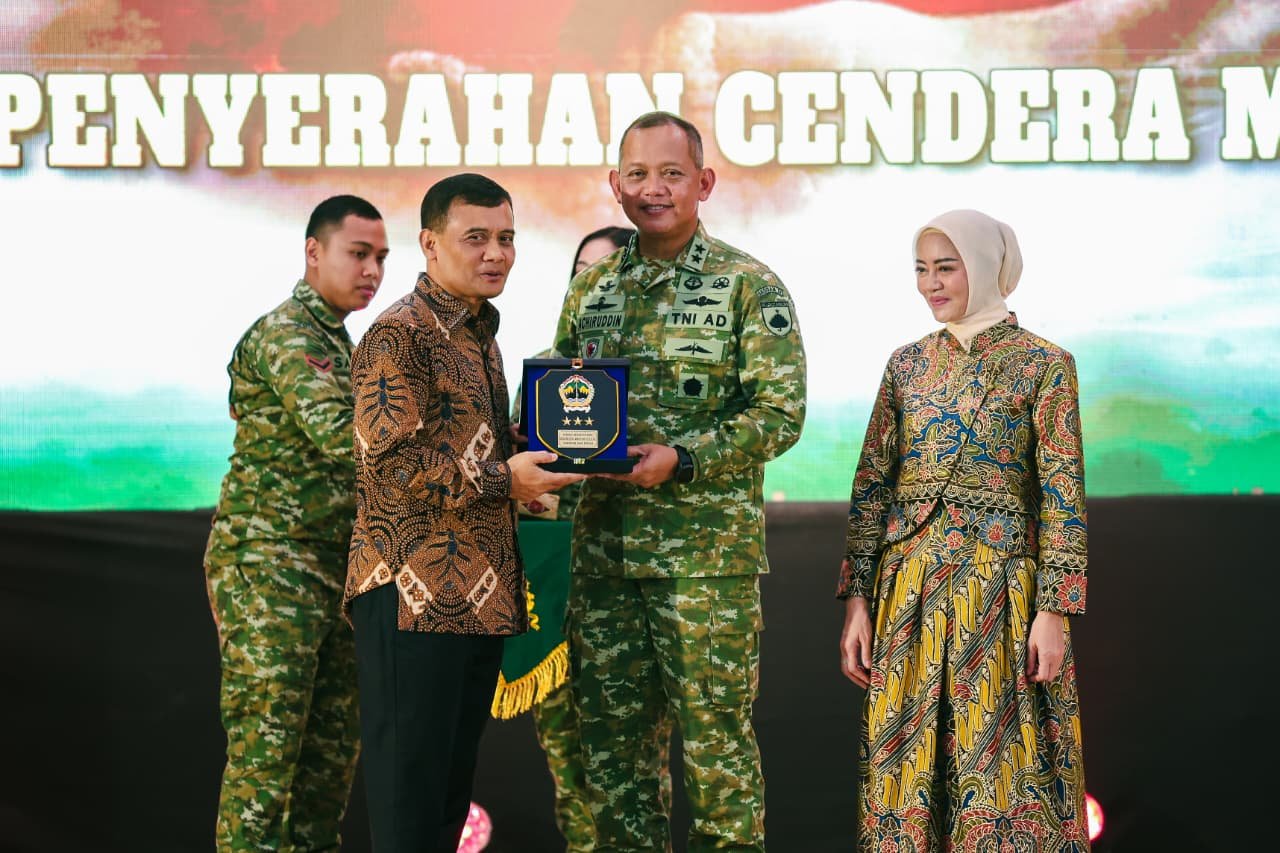 Pangdam IV/Diponegoro Berganti, Gubernur Ahmad Luthfi Tekankan Peningkatan Kolaborasi